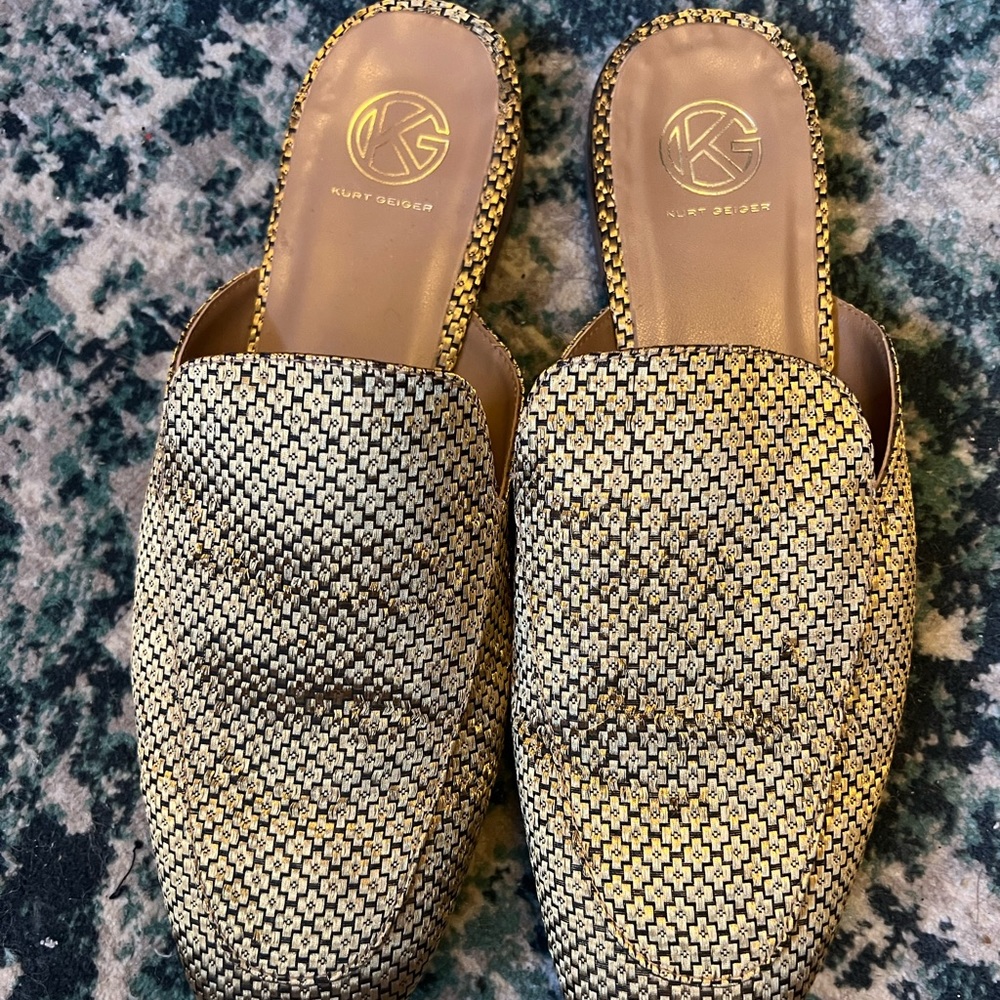 Brocade gold slippers